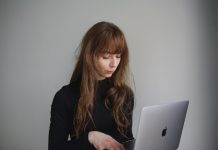 Ai ocolit mereu subiectul despre videochat? Afla ce presupune de fapt un job in acest domeniu si ce avantaje are!