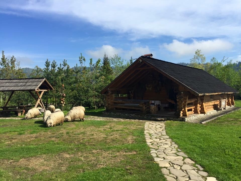 Stana Traditionala Inima Bucovinei