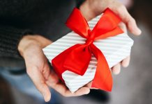 Ce cadou sa ii faci barbatului tau de ziua lui? 3 idei simple, dar de efect!